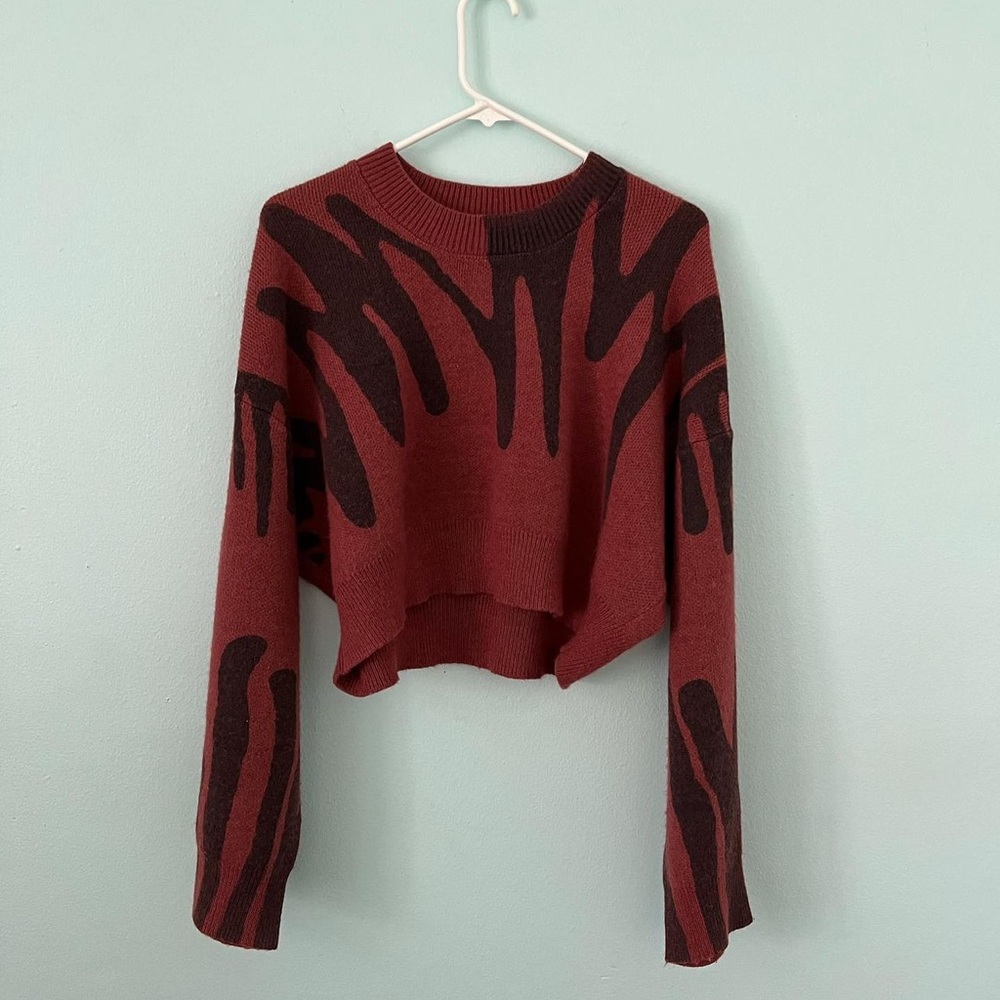 Red sweater - Picture 3 of 3